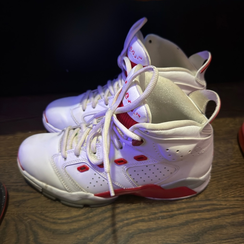 Jordan White and Red used - Picture 5 of 6
